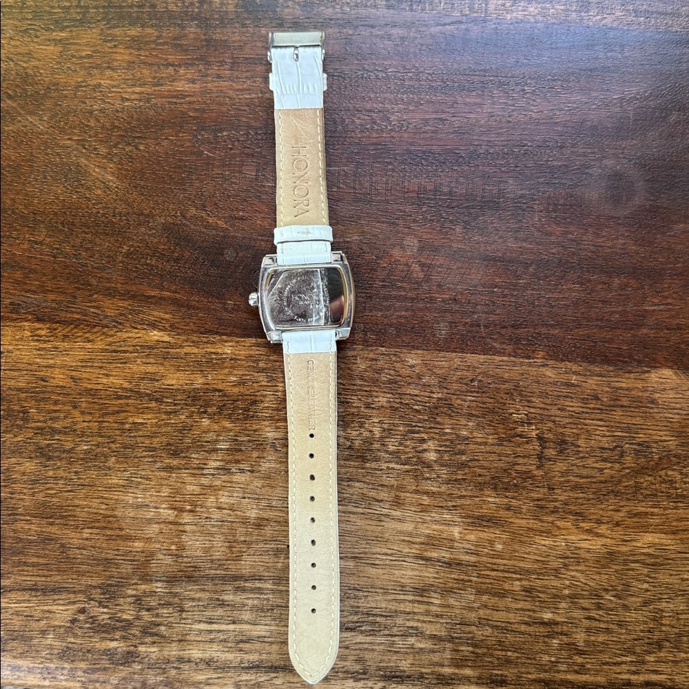 Honora White Leather Strap Women’s Watch with Pearl face good condition - Picture 5 of 8